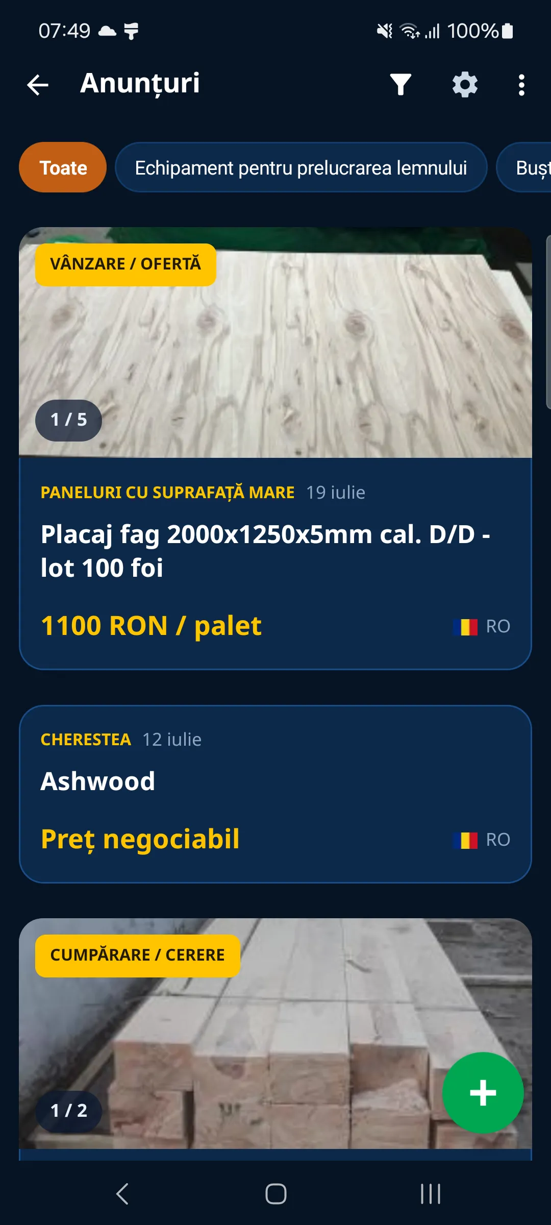 Ecranul principal al aplicației cu înregistratorul de date și calculatoarele